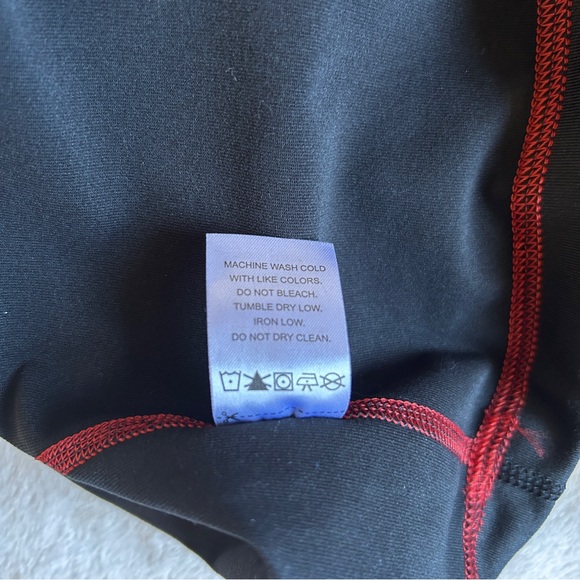 Peloton 1/4 Zip Performance Pullover - Picture 9 of 11